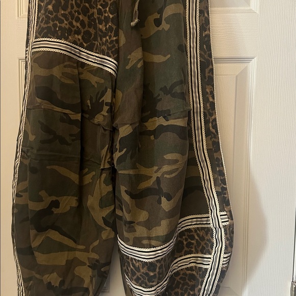 NWOT POL Camouflage and Leopard Print Pants - Picture 9 of 10